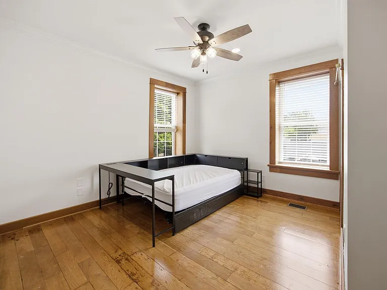 Shared Student Housing close to UTC Campus — Photo 65