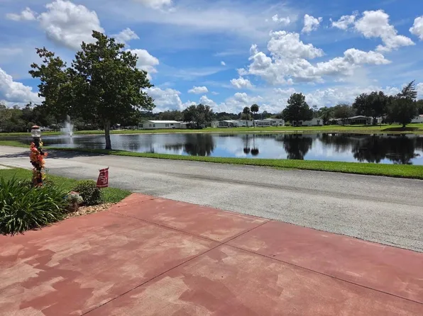 939 Robin Dr, Deland, FL 32724
