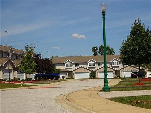 2nd image of 21350 Knightbridge Ct