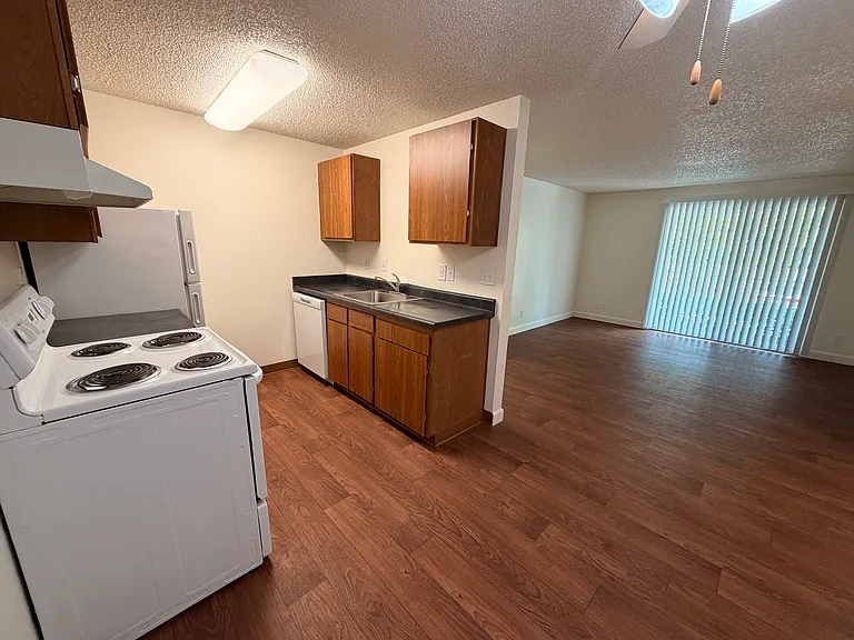 Meridian Village — Photo 33