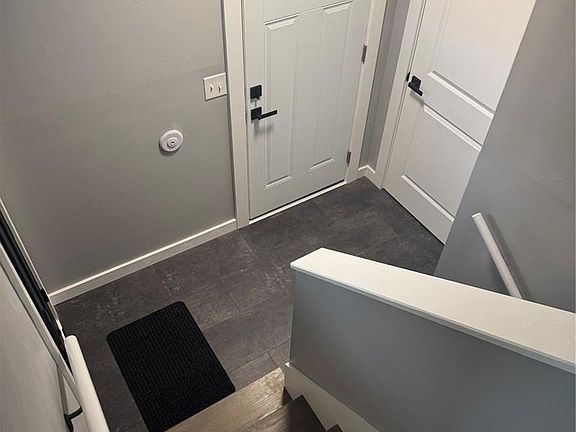 5th image of 902 Glencoe Dr