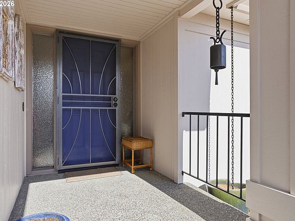 3rd image of 3108 SE Balboa Dr