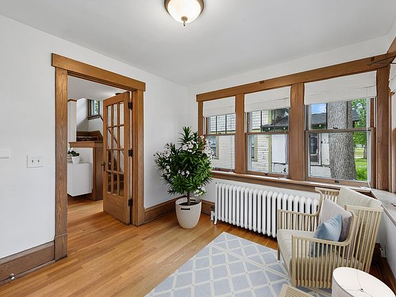 3rd image of 291 Macalester St