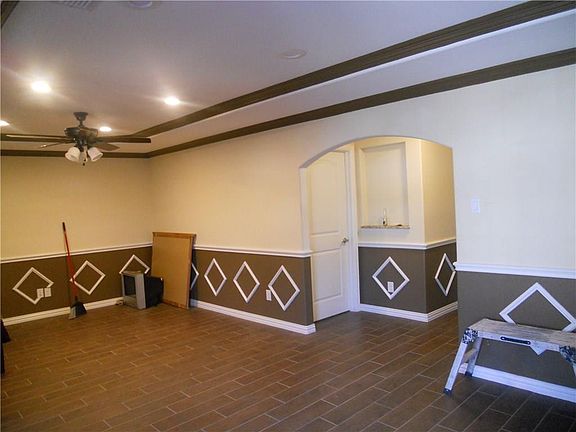3rd image of 3446 Linda Dr