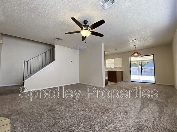 3rd image of 4801 Stone Ridge Dr