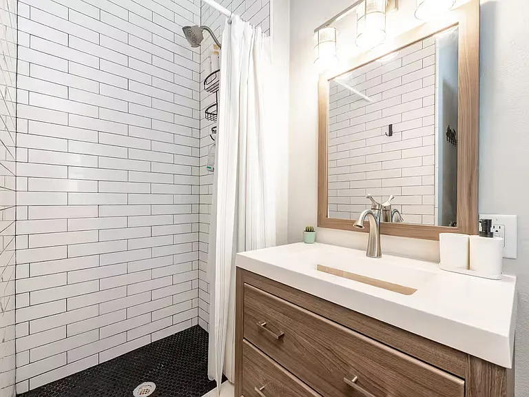 128 Wisteria Ave — Photo 16