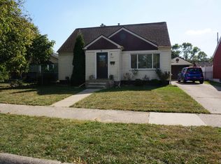 8134 Lillian St, Center Line, MI 48015