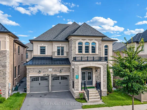 32 Viva Gdns, Oakville, ON L6H 0Z1