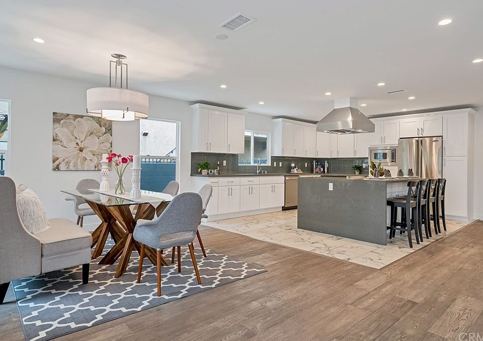 1st image of 140 N Gramercy Pl