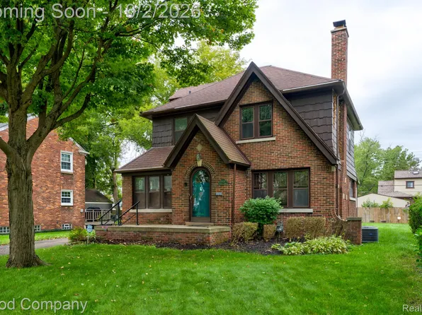 15137 W Warwick St, Detroit, MI 48223