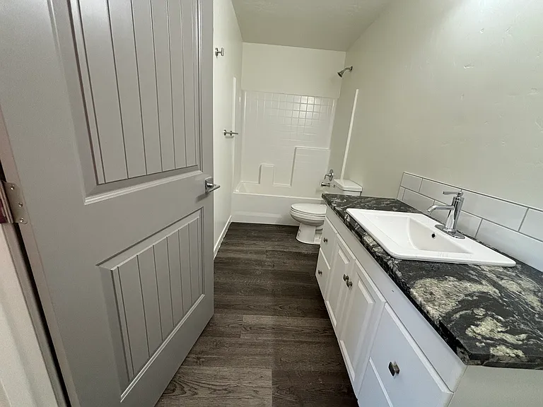 1165 S Powerline Rd #4 — Photo 7