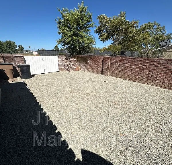 501 J St — Photo 22