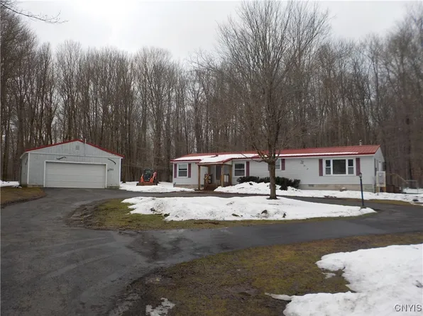 1311 State Route 264, Phoenix, NY 13135
