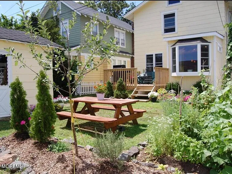 526 W End Ave — Photo 18