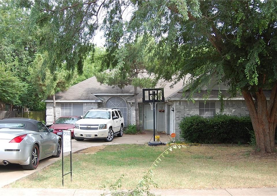 1st image of 910 Bray St