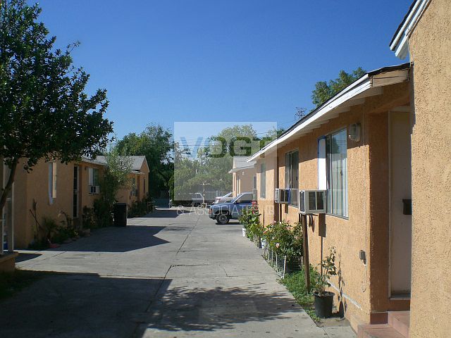 2nd image of 11949 Runnymede St