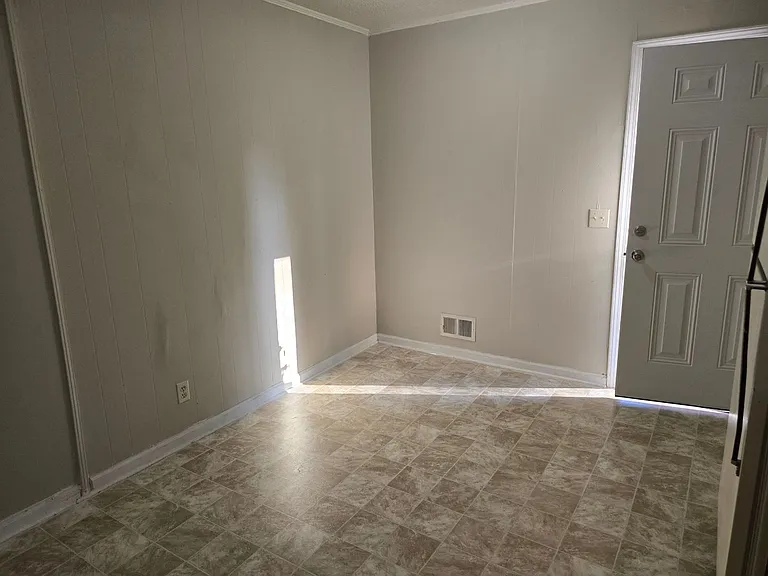 1006 Birchwood Dr — Photo 5