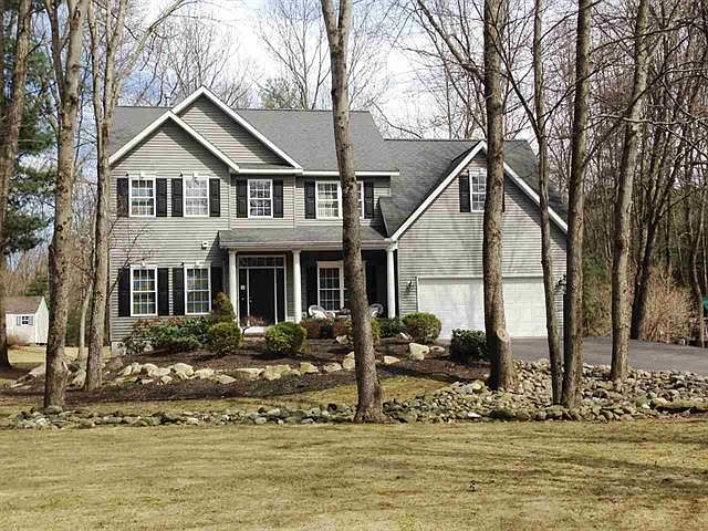 1st image of 39 Cobble Hill Dr