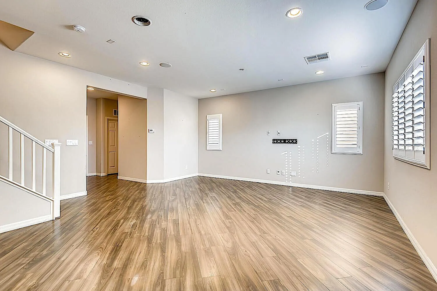 3 bed, 2.5 bath, 1887 sqft, $2,400 — Photo 4