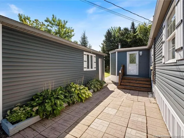 19 Robwill St, Moncton, NB E1H 1J9