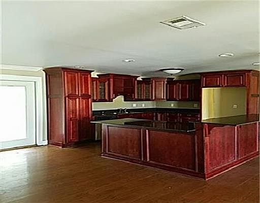 4th image of 8 Villa Cove Dr