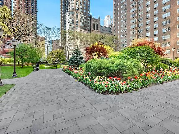 5th image of 345 W 58th St APT 2L