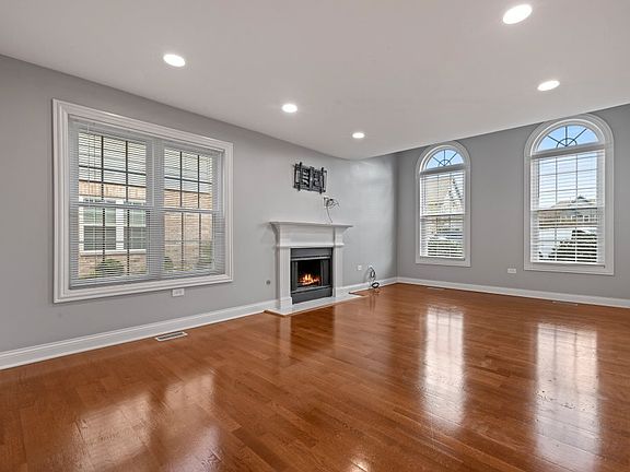 3rd image of 43 Foxcroft Rd APT 119