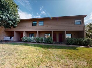 200 Lincoln Ave APT D, College Station, TX 77840