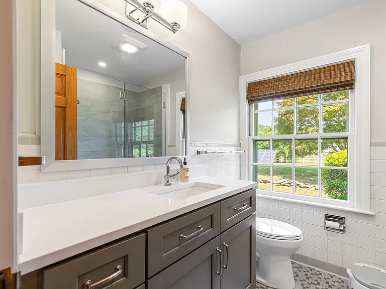 355 Pearse Rd — Photo 26