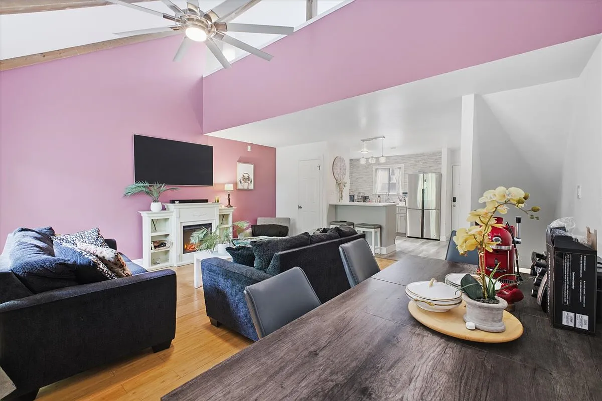 3 bed, 1232 sqft, $1,950 — Photo 4