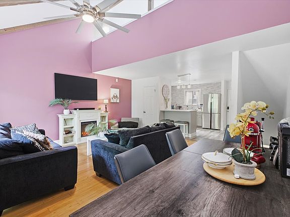 4th image of 14 Middle Village Way