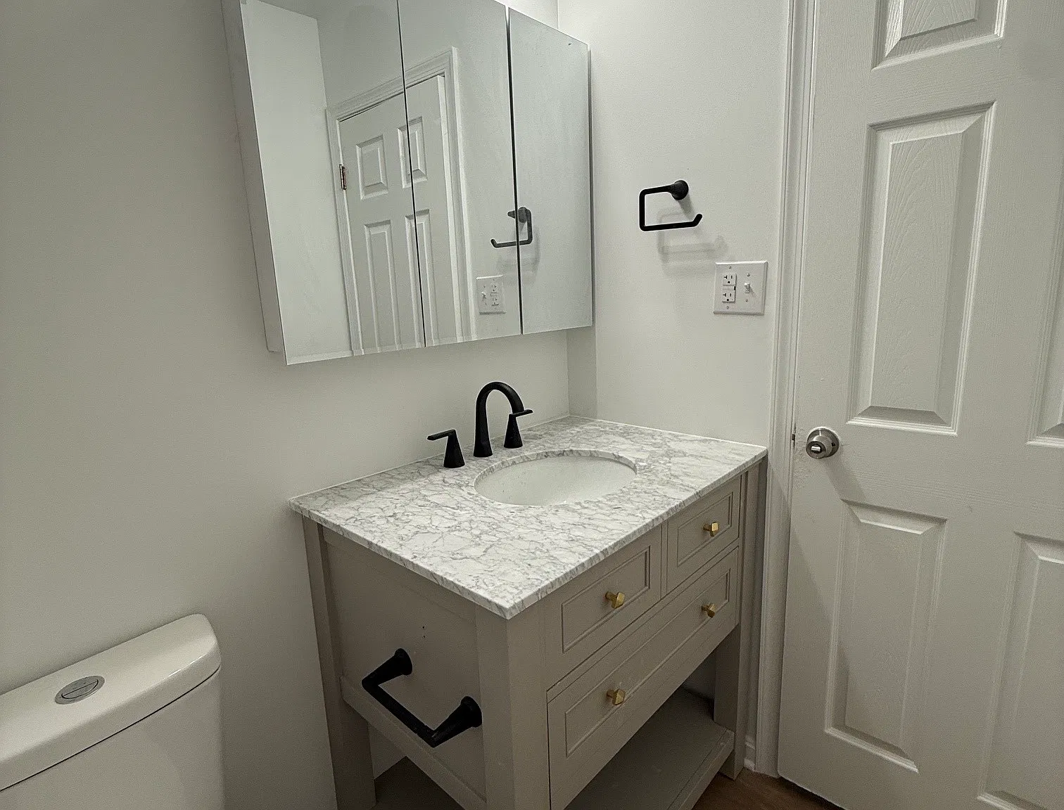 6407 Continental Dr - 1 — Photo 4