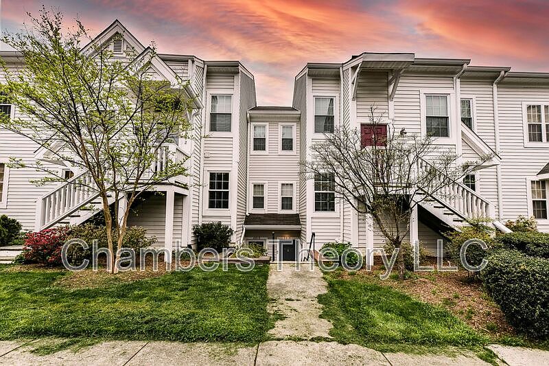1st image of 2812 Yarling Ct