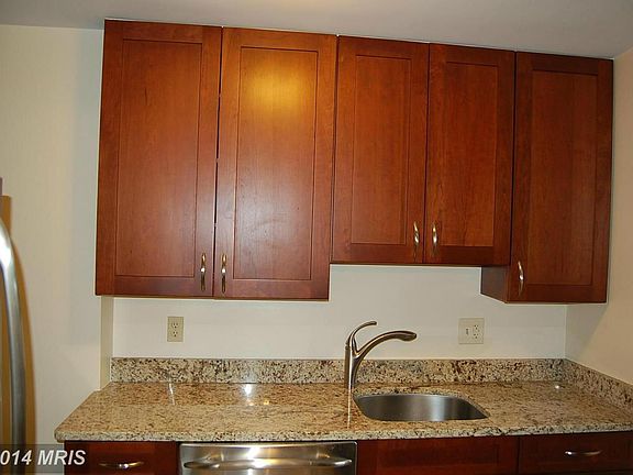 2nd image of 6847 Radcliffe Dr