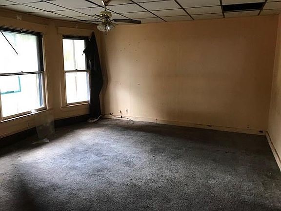 3rd image of 813 Washington St