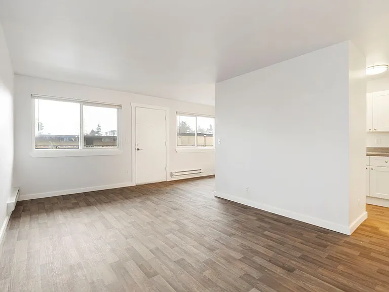 39th Ave Flats — Photo 6