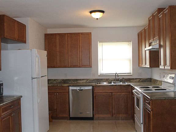 5th image of 2600 Carol Dr
