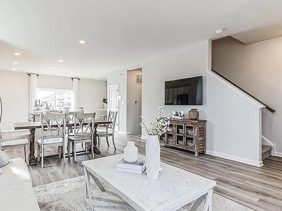 3rd image of 210 Macoun Way