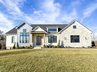 5460 Brookhaven Dr, North Royalton, OH
