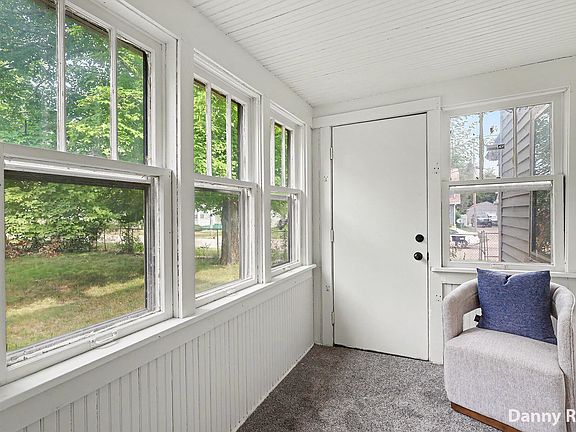 4th image of 691 E Isabella Ave