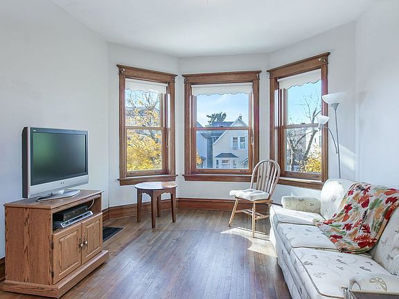 3rd image of 2431 N Hamlin Ave