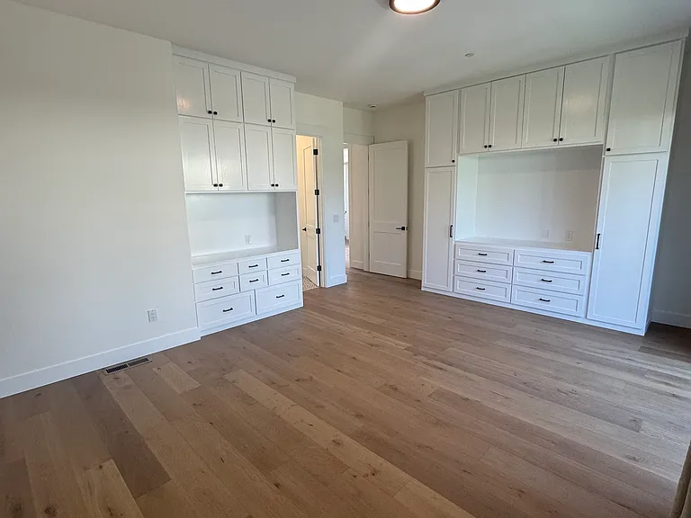 320 Cecile Ct — Photo 8