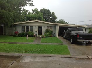 186 Willow Dr, Gretna, LA 70053