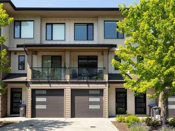 12798 Lake Hill Dr #8, Lake Country, BC V4V 2W5