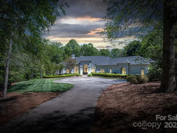 7912 Baltusrol Ln, Charlotte, NC 28210