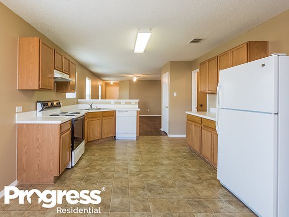 4th image of 4924 Waterford Dr
