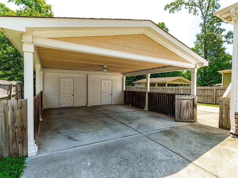 1720 Arrowhead Dr — Photo 29