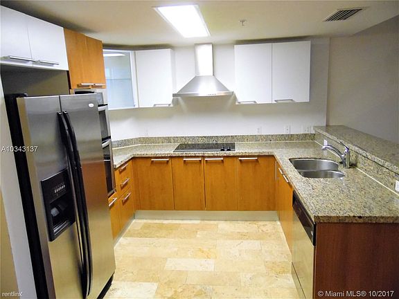 2nd image of 170 SE 14th St APT 2206