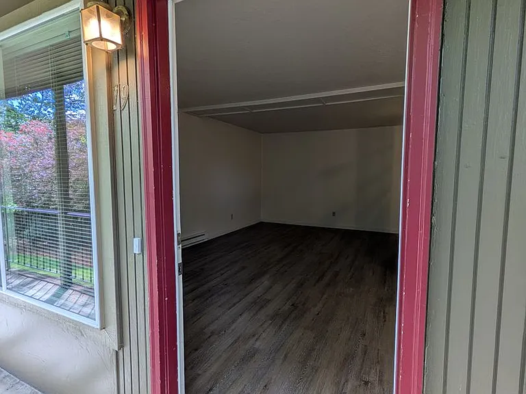West Slope Apartments — Photo 6