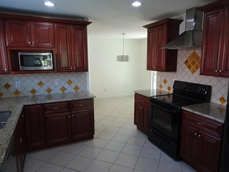 266 Barclay Ave — Photo 10